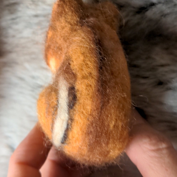 🧊HANDMADE CHIPMUNK! Needle Felted - Picture 5 of 8